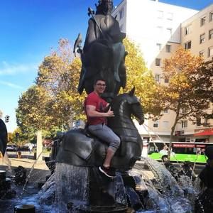 Meet your Posher, Cliff